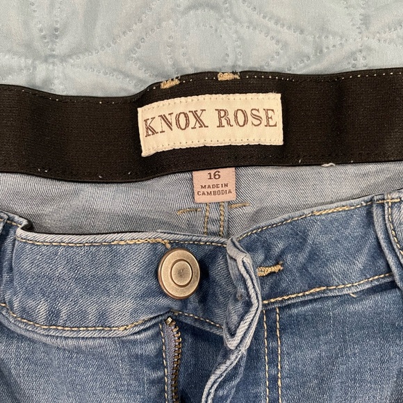 Knox Rose boot cut jeans - Picture 2 of 6